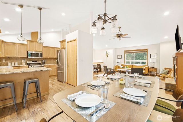 19 Horseshoe Circle, Bellingham, WA 98229