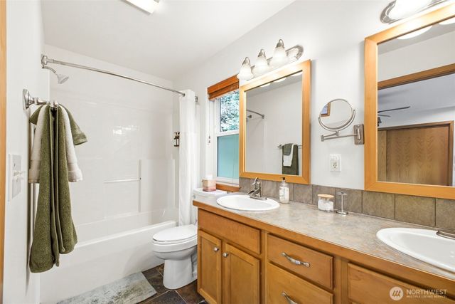 19 Horseshoe Circle, Bellingham, WA 98229