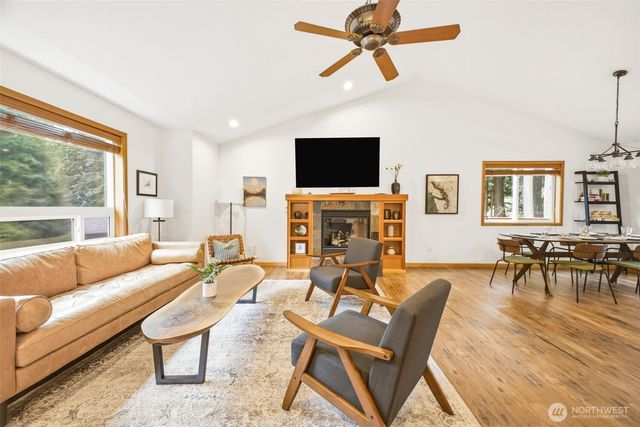 19 Horseshoe Circle, Bellingham, WA 98229