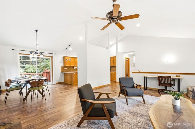 19 Horseshoe Circle, Bellingham, WA 98229