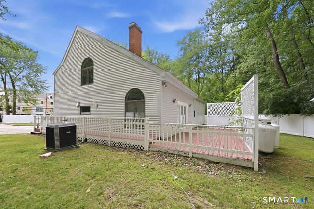 85 South Road, Farmington, CT 06032