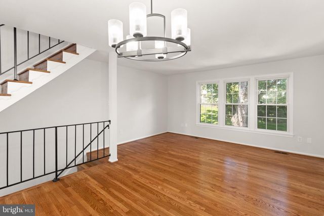 8636 DELLWAY LN, Vienna, VA 22180