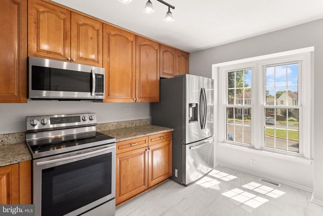 8636 DELLWAY LN, Vienna, VA 22180