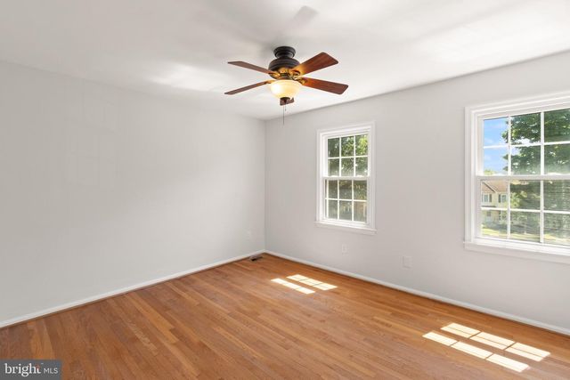 8636 DELLWAY LN, Vienna, VA 22180