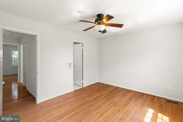 8636 DELLWAY LN, Vienna, VA 22180