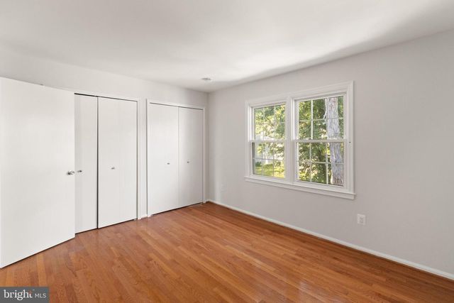 8636 DELLWAY LN, Vienna, VA 22180