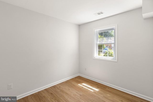 8636 DELLWAY LN, Vienna, VA 22180