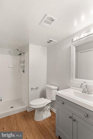 8636 DELLWAY LN, Vienna, VA 22180