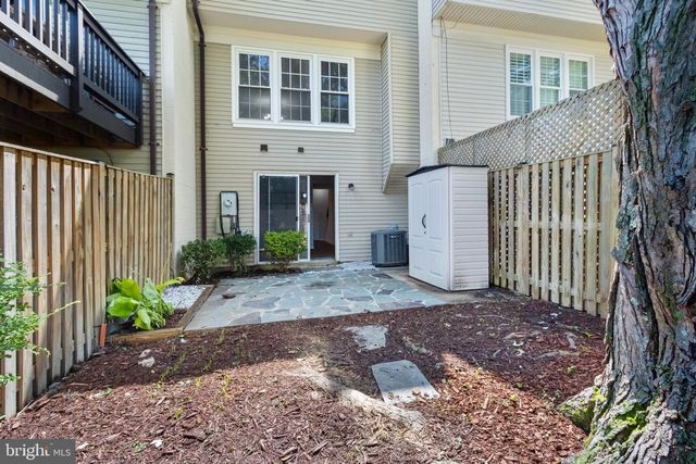 8636 DELLWAY LN, Vienna, VA 22180