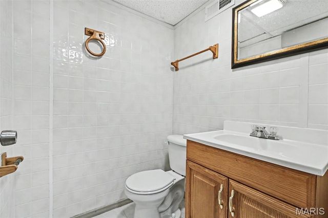 2904 Advance Drive, Florissant, MO 63031