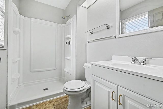 2904 Advance Drive, Florissant, MO 63031