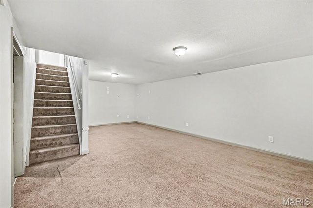 2904 Advance Drive, Florissant, MO 63031