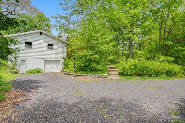 34 Julie Drive, Hopewell Junction, NY 12533