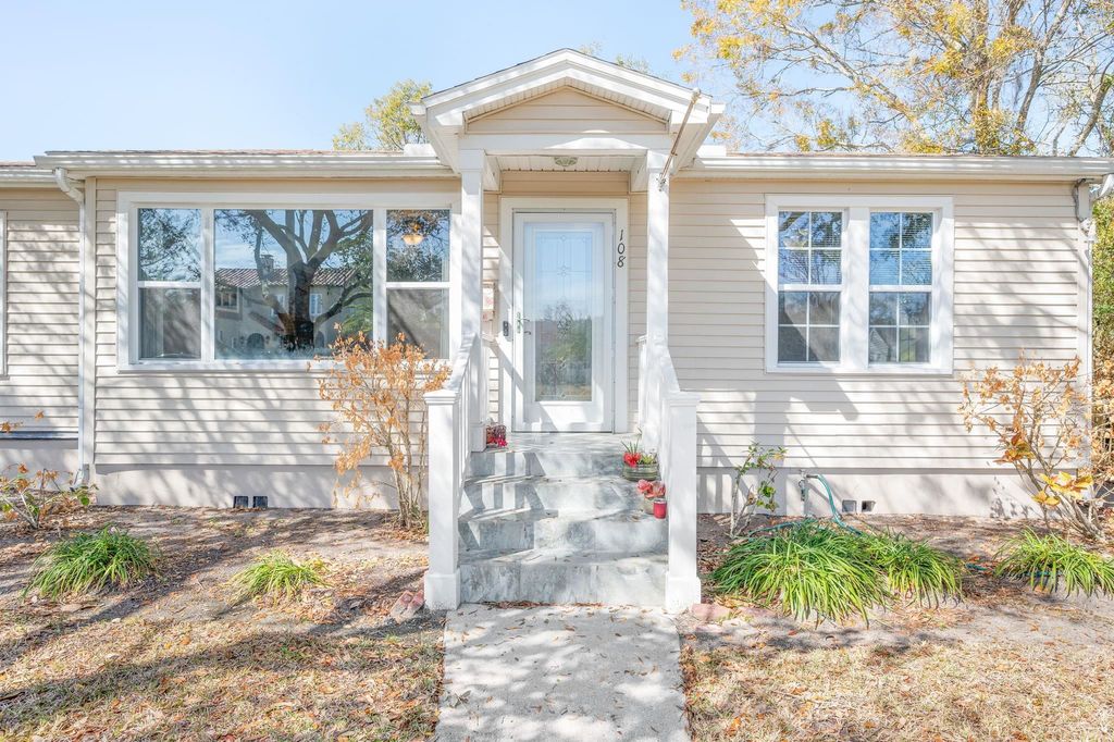 108 Oglethorpe Blvd, St Augustine, FL 32080