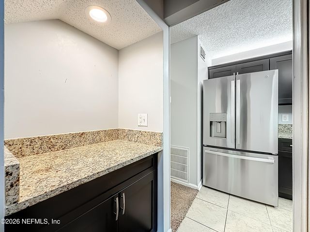 3801 CROWN POINT Road 1214, Jacksonville, FL 32257