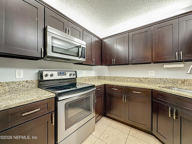 3801 CROWN POINT Road 1214, Jacksonville, FL 32257