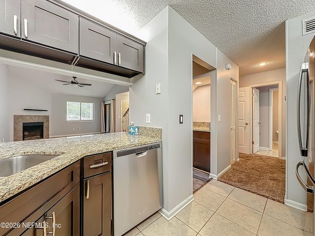 3801 CROWN POINT Road 1214, Jacksonville, FL 32257