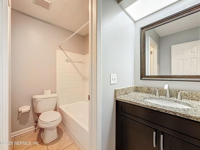 3801 CROWN POINT Road 1214, Jacksonville, FL 32257