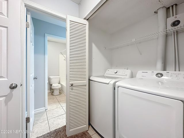 3801 CROWN POINT Road 1214, Jacksonville, FL 32257