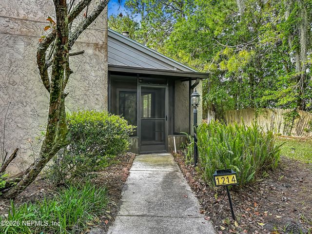 3801 CROWN POINT Road 1214, Jacksonville, FL 32257