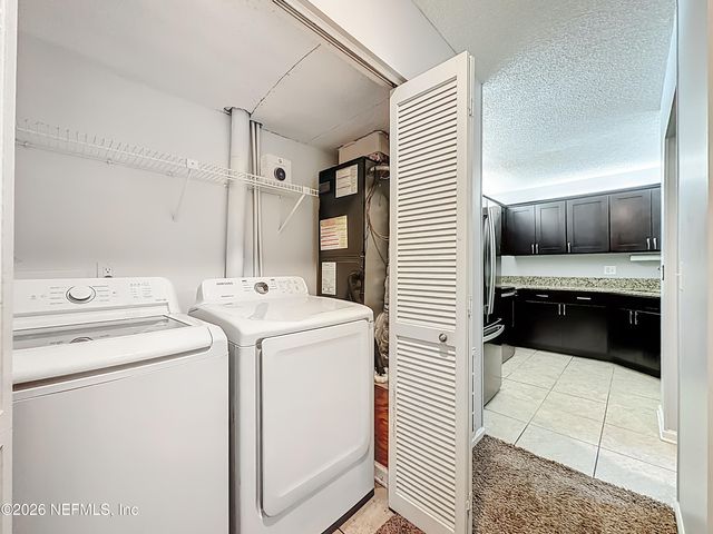 3801 CROWN POINT Road 1214, Jacksonville, FL 32257