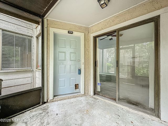 3801 CROWN POINT Road 1214, Jacksonville, FL 32257