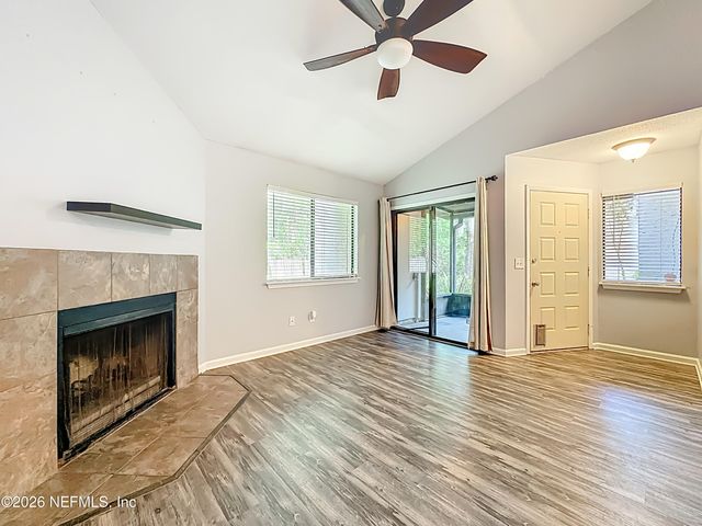 3801 CROWN POINT Road 1214, Jacksonville, FL 32257