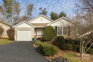 100 Creeks End Circle, Mills River, NC 28759