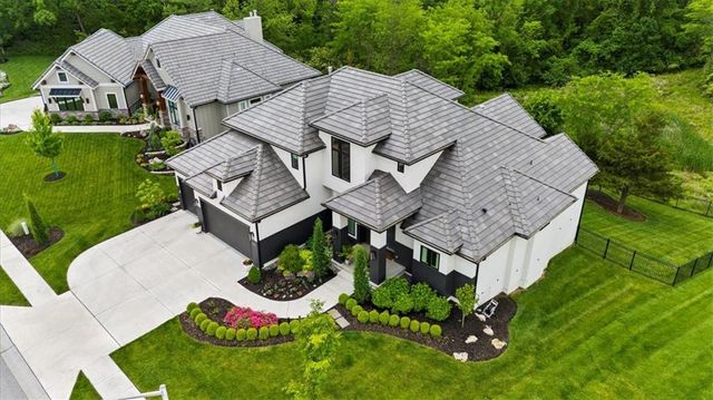 5746 N Revere Avenue, Kansas City, MO 64151