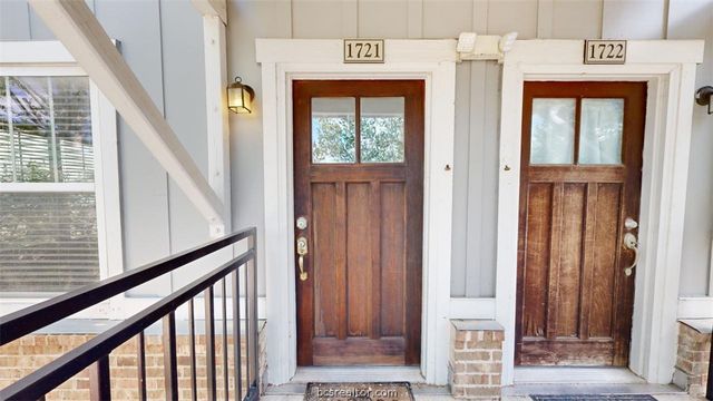 1725 Harvey Mitchell Parkway 1721, College Station, TX 77840