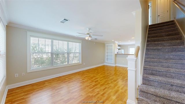 1725 Harvey Mitchell Parkway 1721, College Station, TX 77840