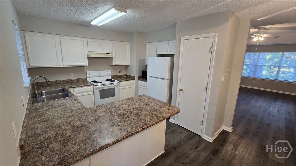 Image 7 of property listing at 122 Penn Station, Savannah, GA 31410