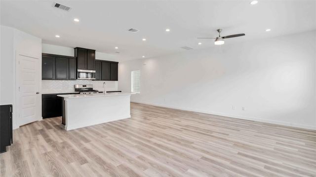 2905 Crown Gate Drive, Houston, TX 77047