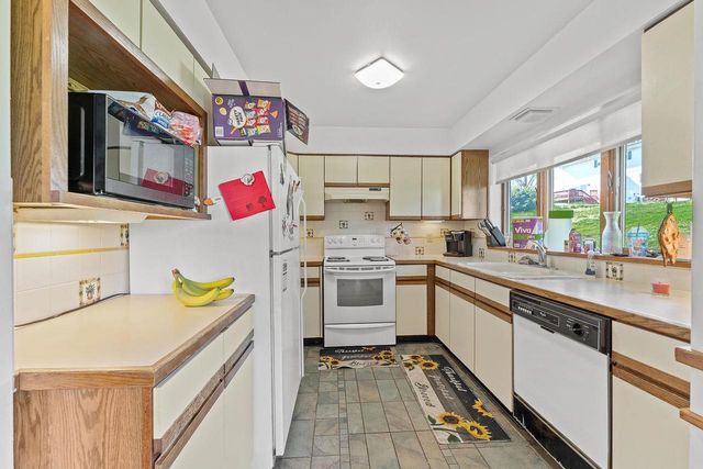 107 Kimball Avenue, Elroy, WI 53929