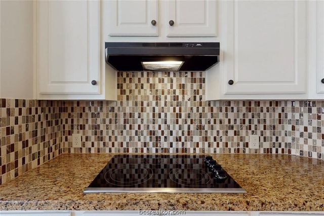 203 Chimney Hill Circle, College Station, TX 77840