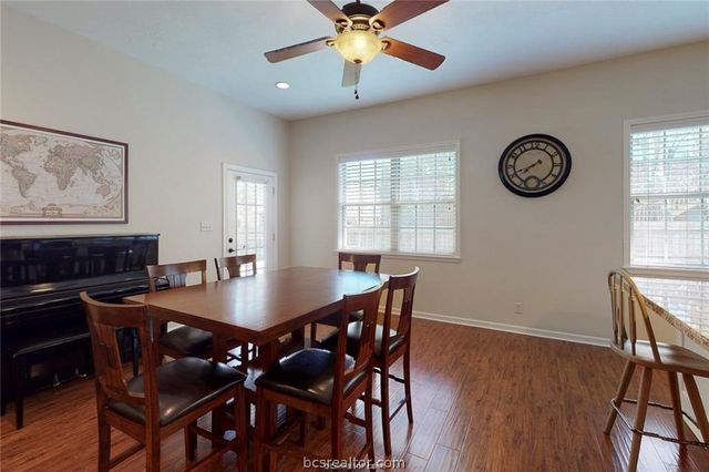203 Chimney Hill Circle, College Station, TX 77840