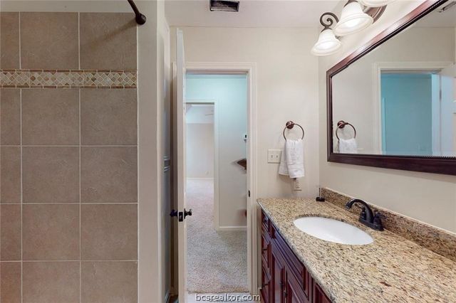 203 Chimney Hill Circle, College Station, TX 77840