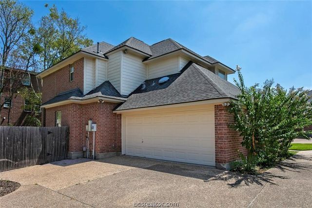 203 Chimney Hill Circle, College Station, TX 77840