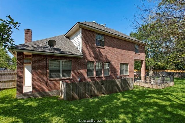 203 Chimney Hill Circle, College Station, TX 77840