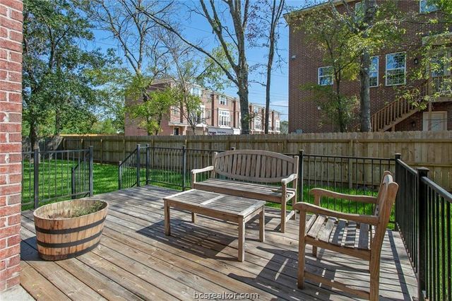 203 Chimney Hill Circle, College Station, TX 77840