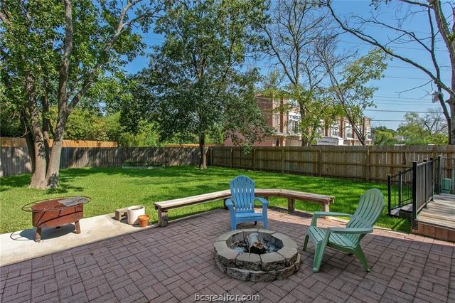 203 Chimney Hill Circle, College Station, TX 77840