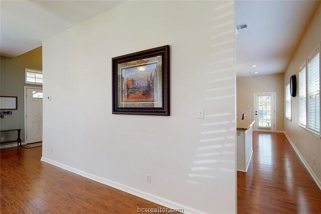 203 Chimney Hill Circle, College Station, TX 77840