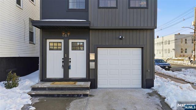 687 18th Avenue, Irvington, NJ 07111