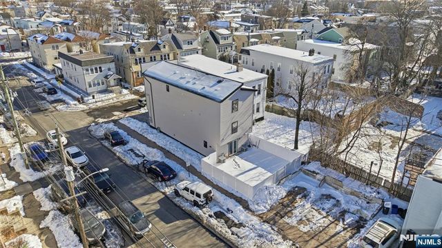 687 18th Avenue, Irvington, NJ 07111