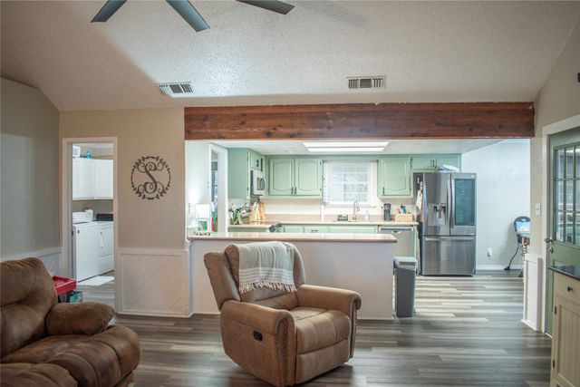 10825 Estate Lane, Terrell, TX 75161