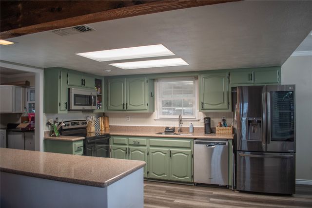 10825 Estate Lane, Terrell, TX 75161