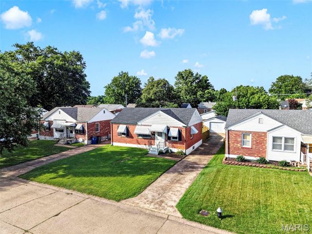 4317 Sunshine Drive, St Louis, MO 63116
