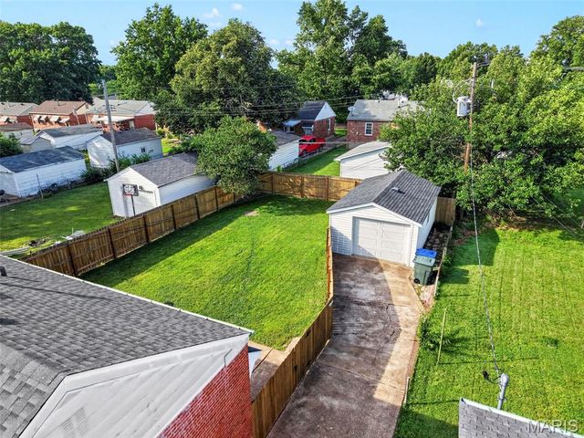 4317 Sunshine Drive, St Louis, MO 63116