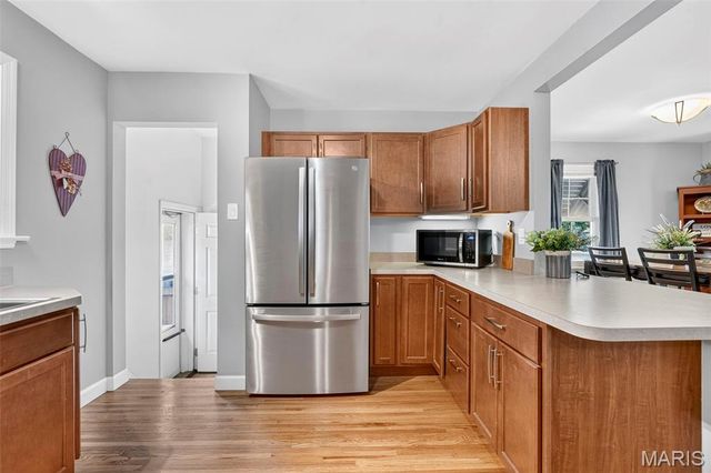 4317 Sunshine Drive, St Louis, MO 63116