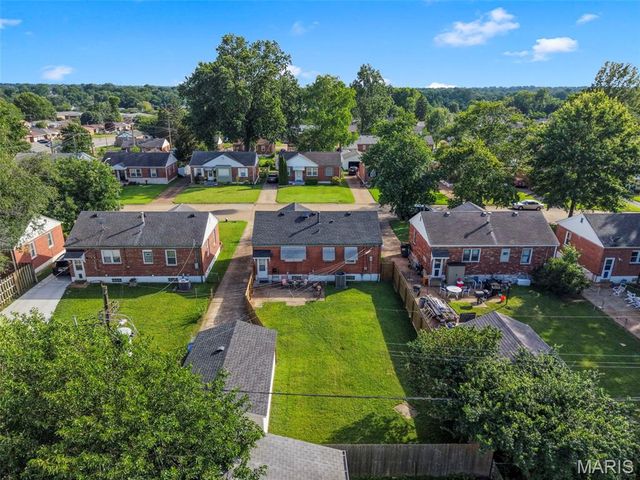 4317 Sunshine Drive, St Louis, MO 63116